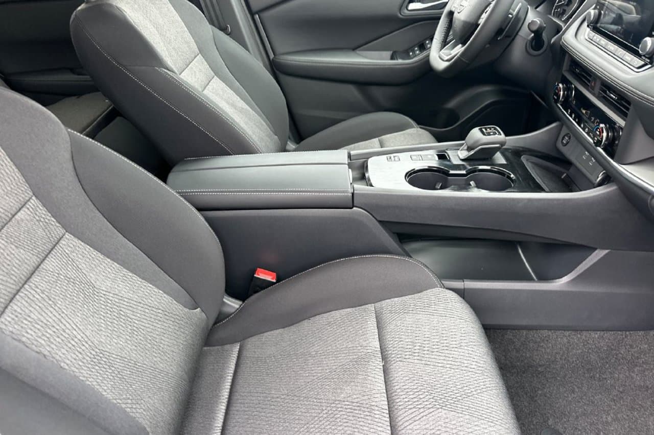 2026 Nissan Rogue SV 13
