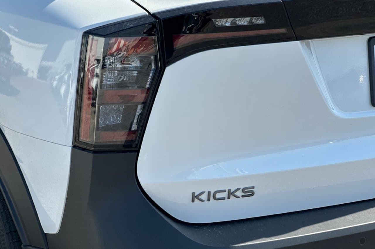 2027 Nissan Kicks SR 21