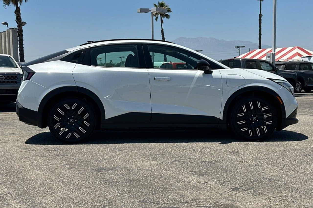 2026 Nissan LEAF PLATINUM+ 2