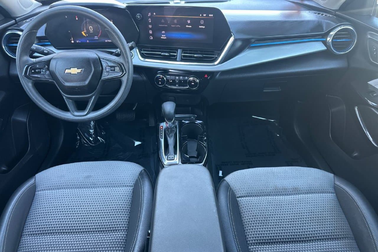 2025 Chevrolet Trax LT 10
