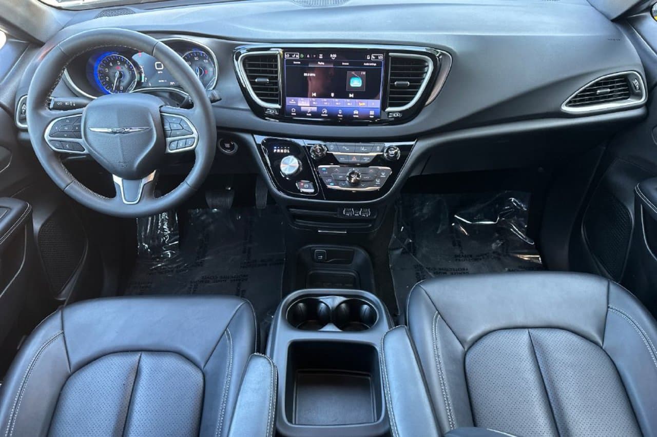 2025 Chrysler Pacifica Select 10