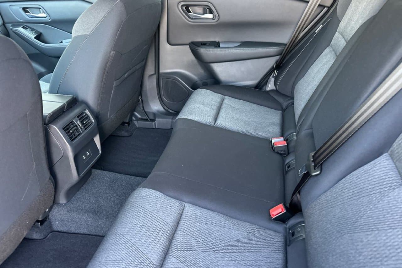 2026 Nissan Rogue SV 9