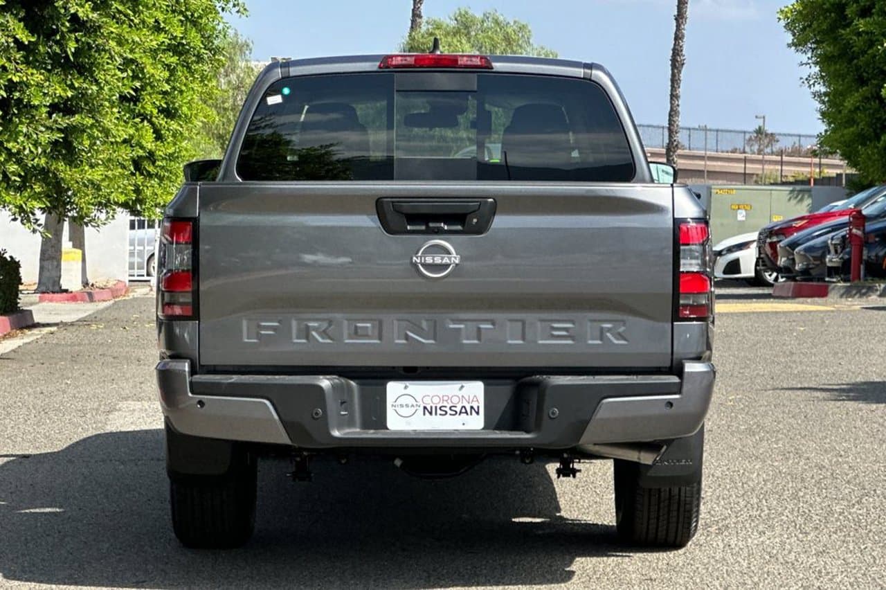 2027 Nissan Frontier SV 5