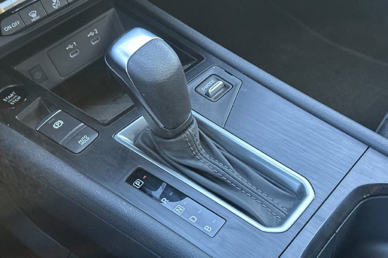 2027 Nissan Kicks SV 18
