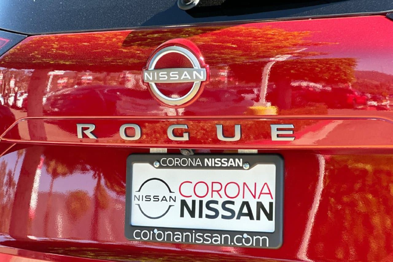 2026 Nissan Rogue SV 23