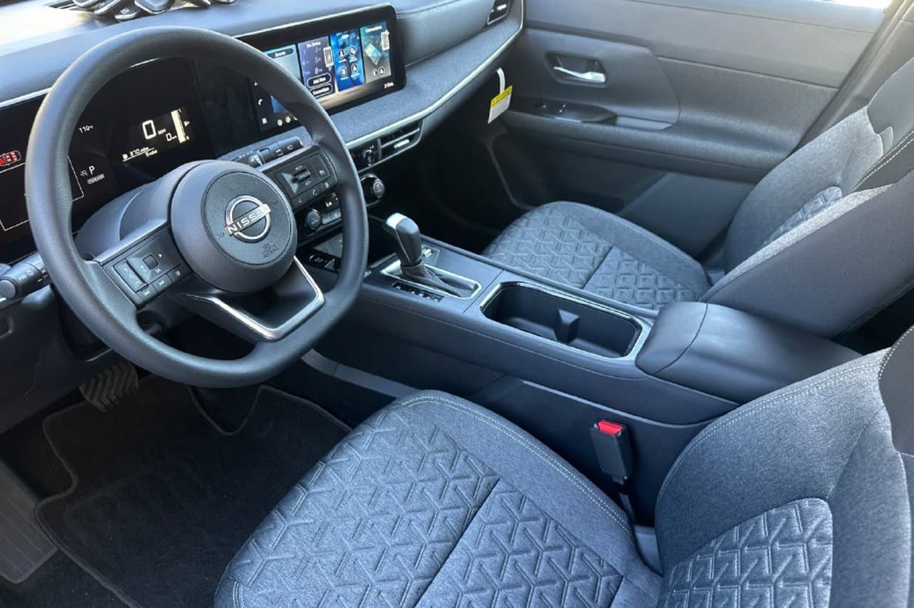 2027 Nissan Kicks SV 8