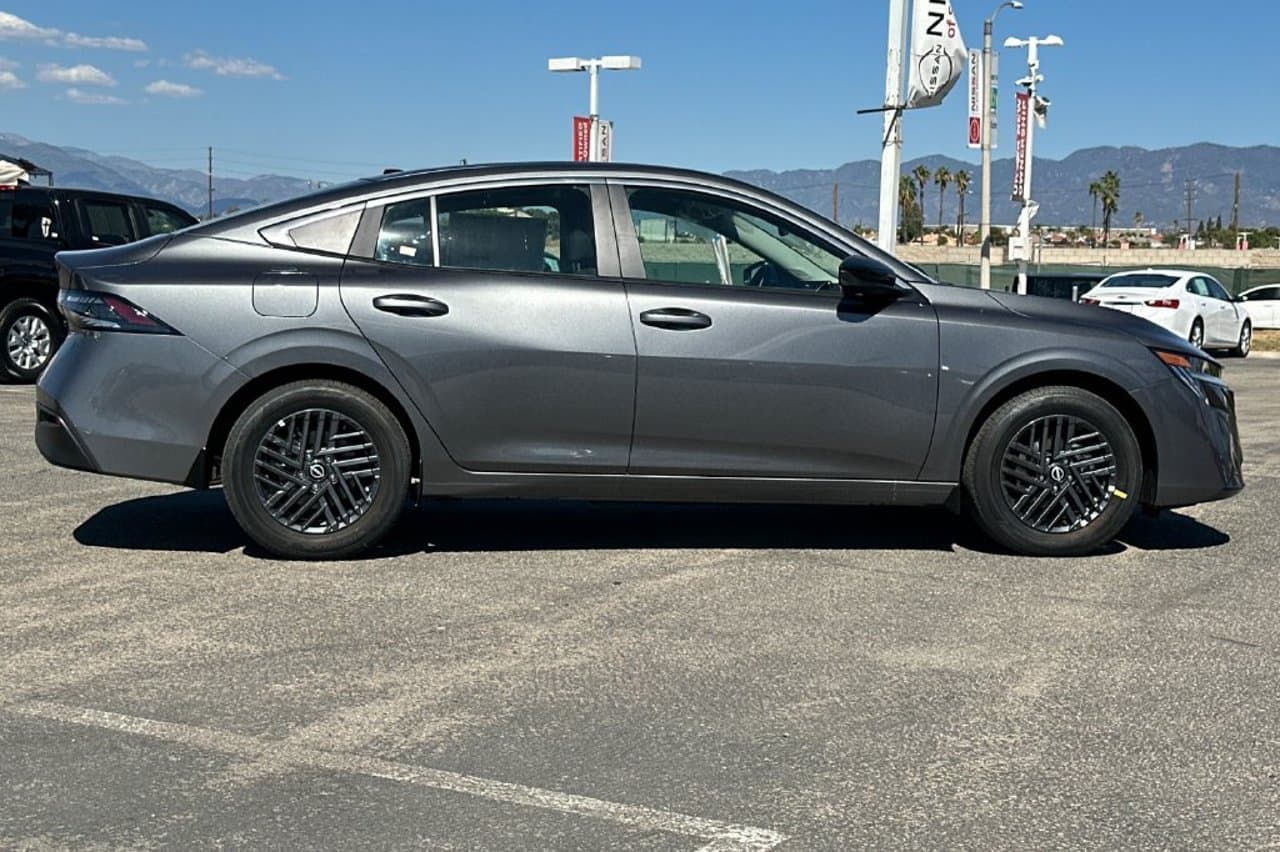 2027 Nissan Sentra SR 2