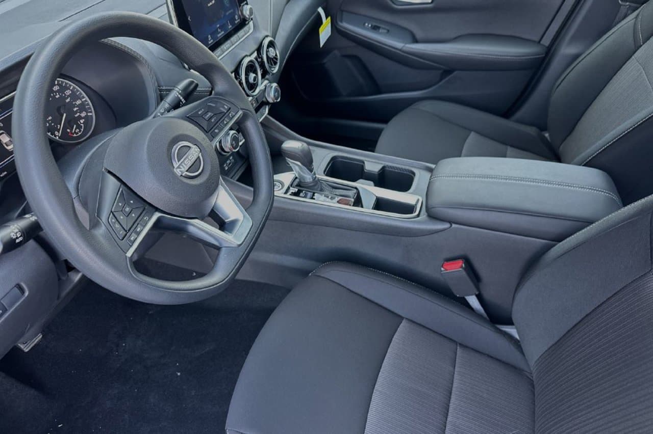 2025 Nissan Sentra SV 7