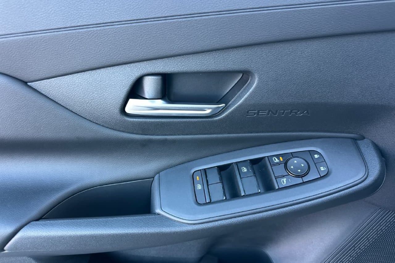 2027 Nissan Sentra SV 8