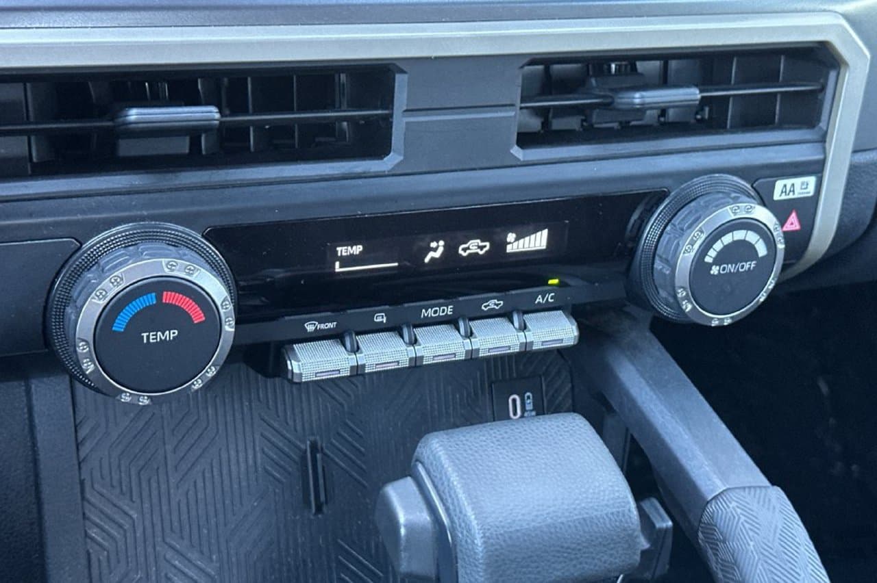 2025 Toyota Tacoma 4WD SR5 16