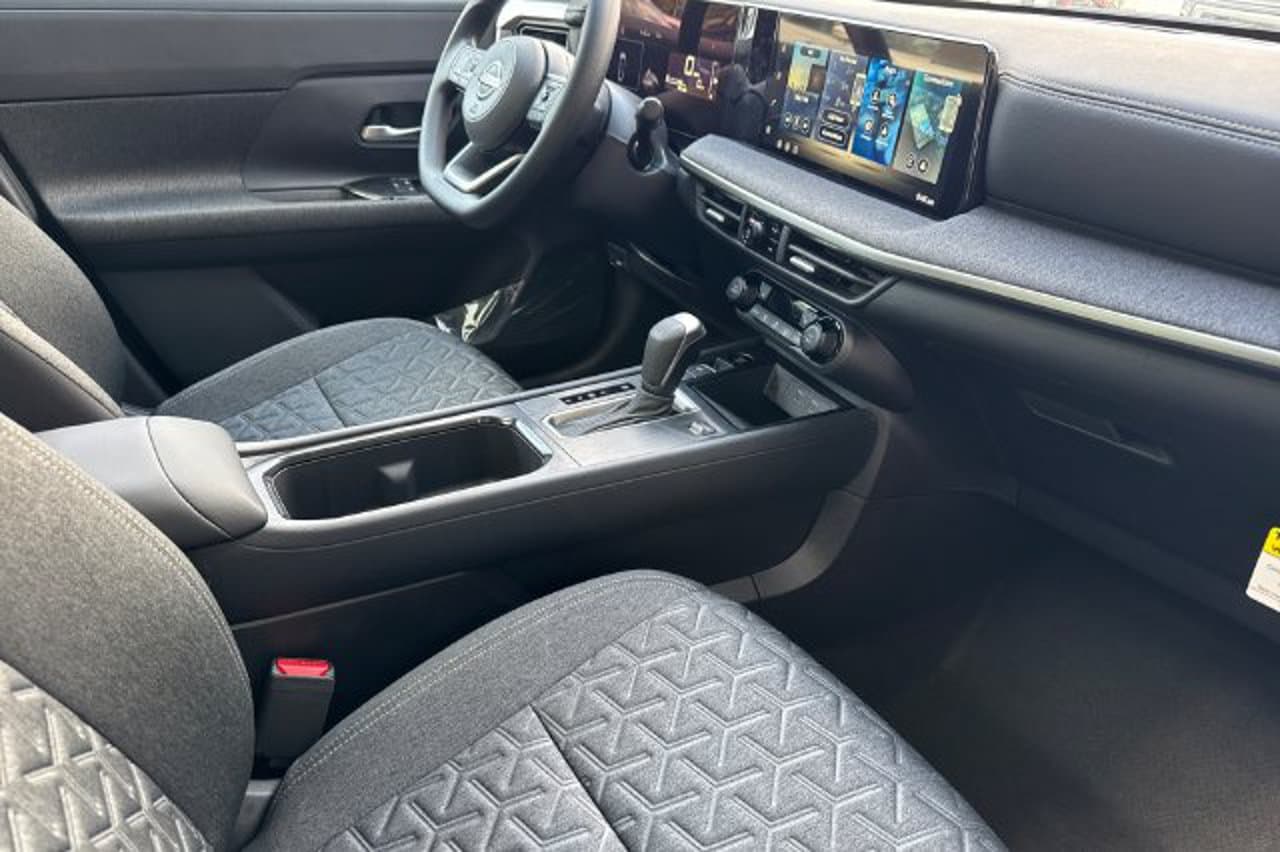2027 Nissan Kicks SV 13