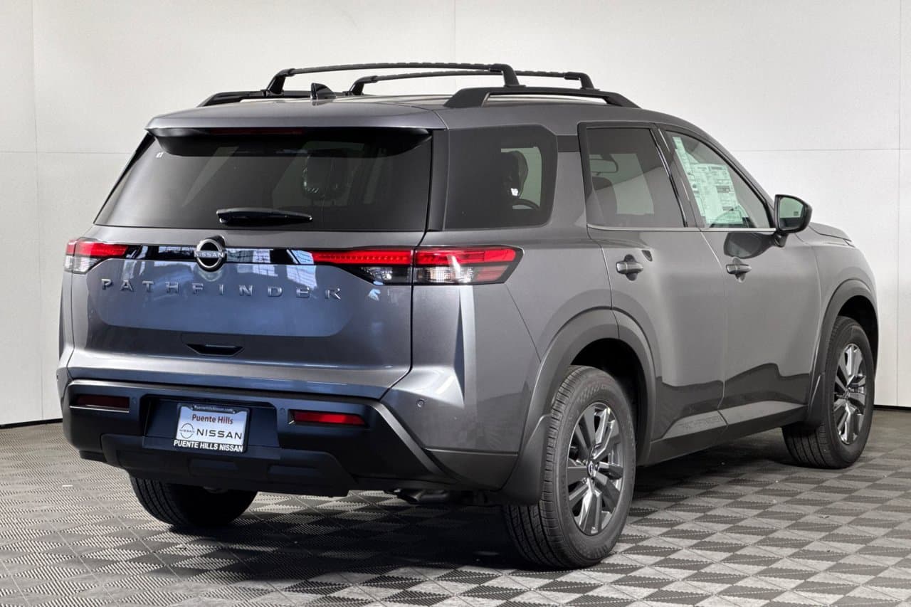 2026 Nissan Pathfinder SV 3