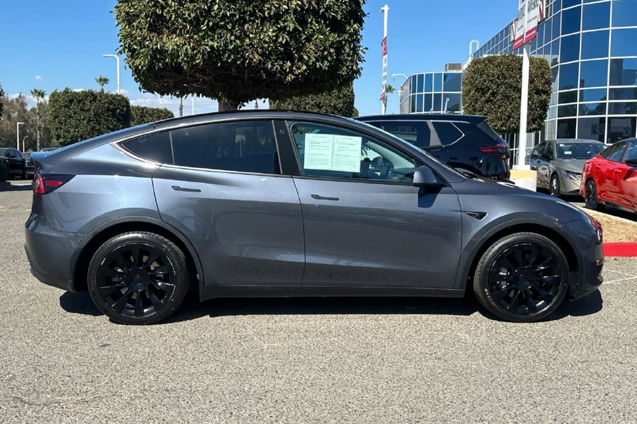 2023 Tesla Model Y Long Range 3