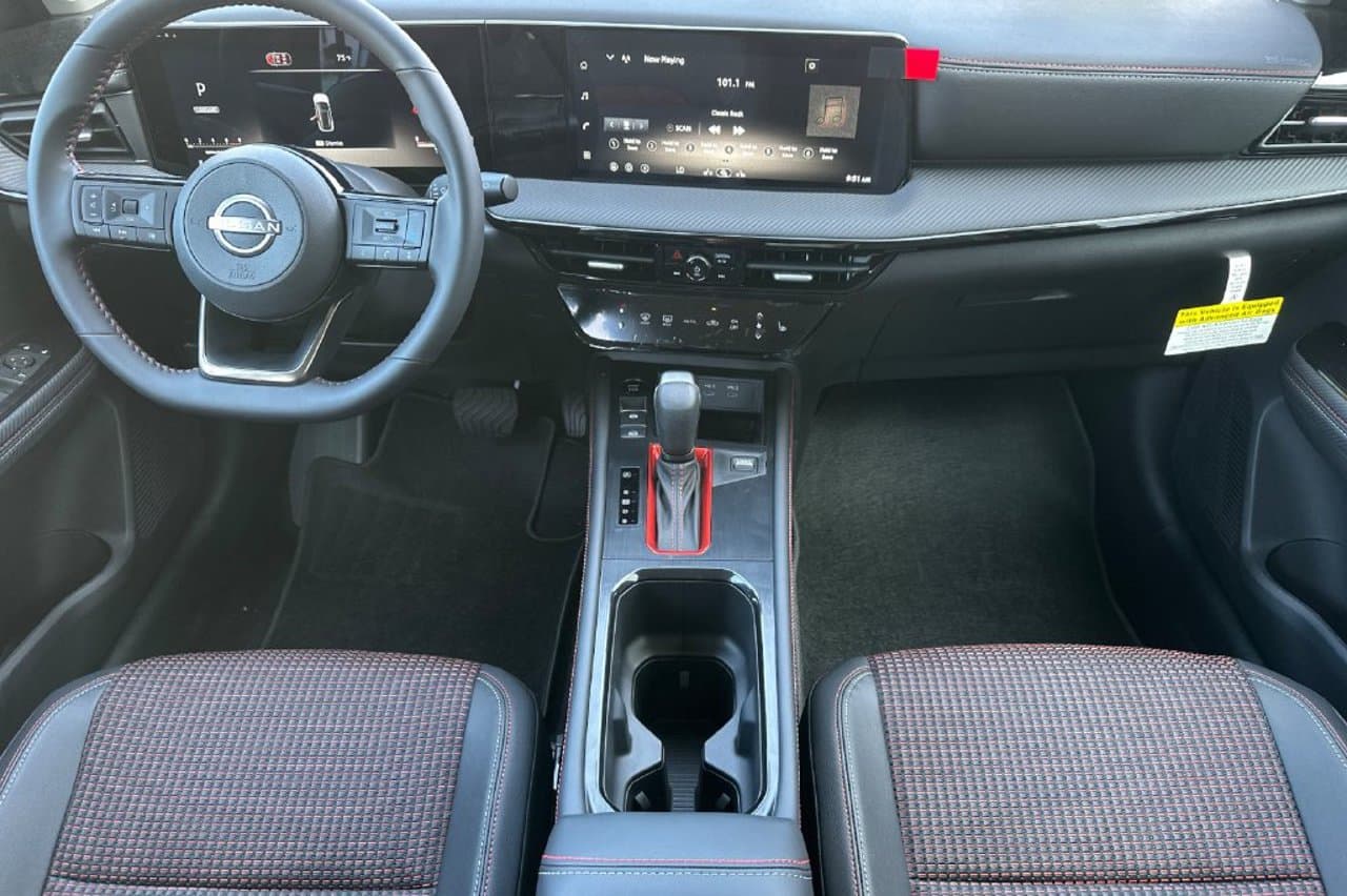 2027 Nissan Kicks SR 11