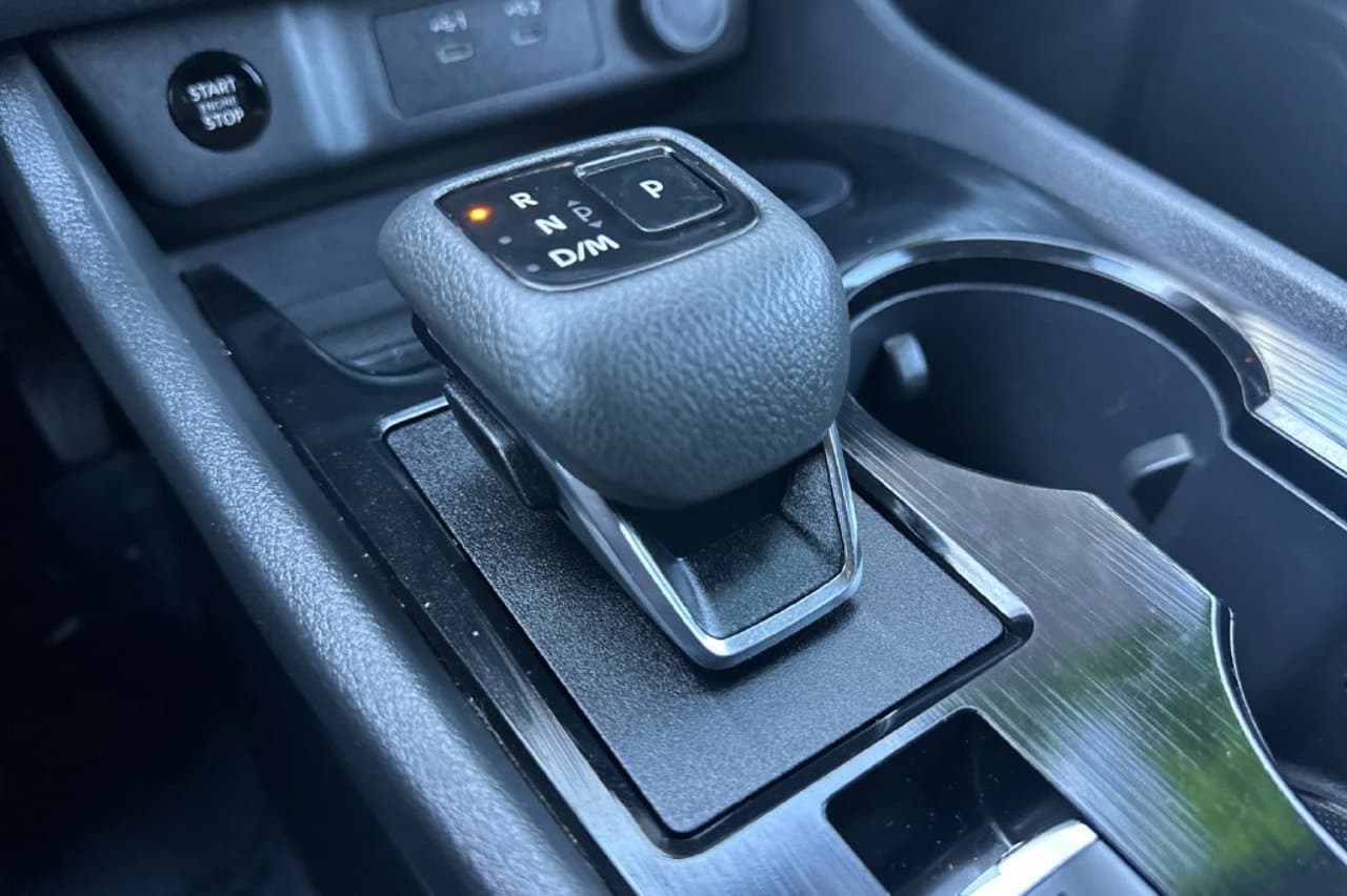 2024 Nissan Rogue SV 18