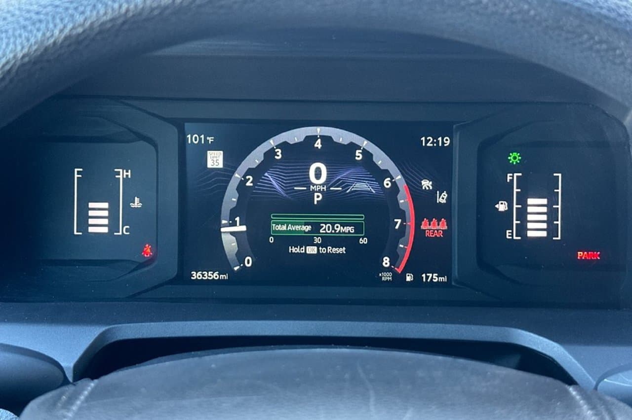 2025 Toyota Tacoma 4WD SR5 20