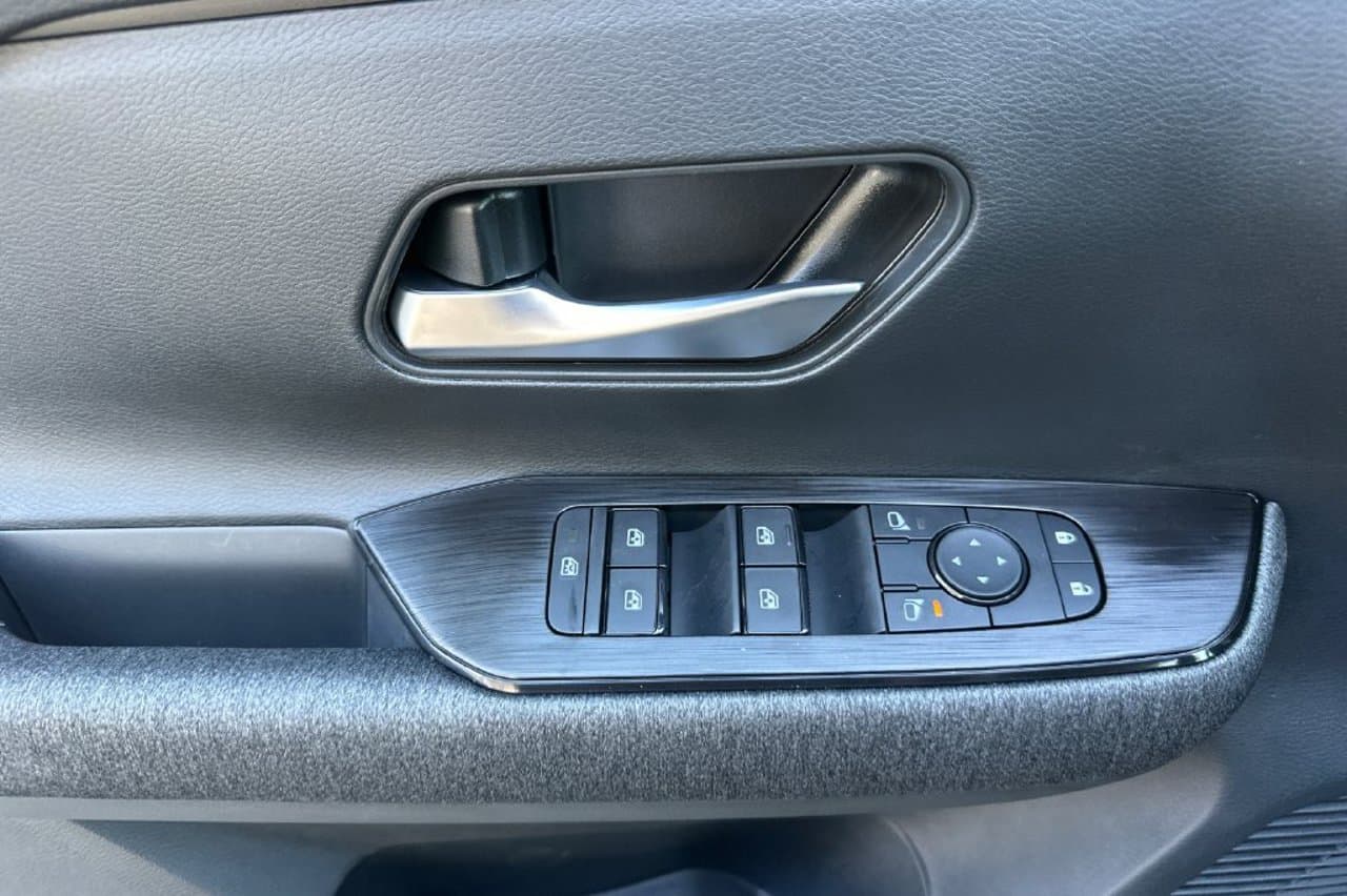 2027 Nissan Kicks SV 9