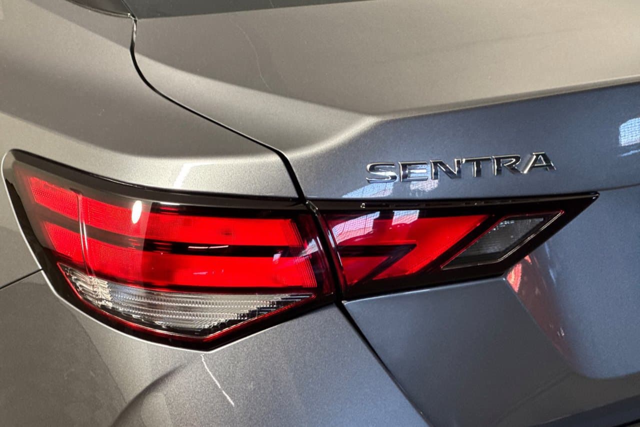 2025 Nissan Sentra SV 22