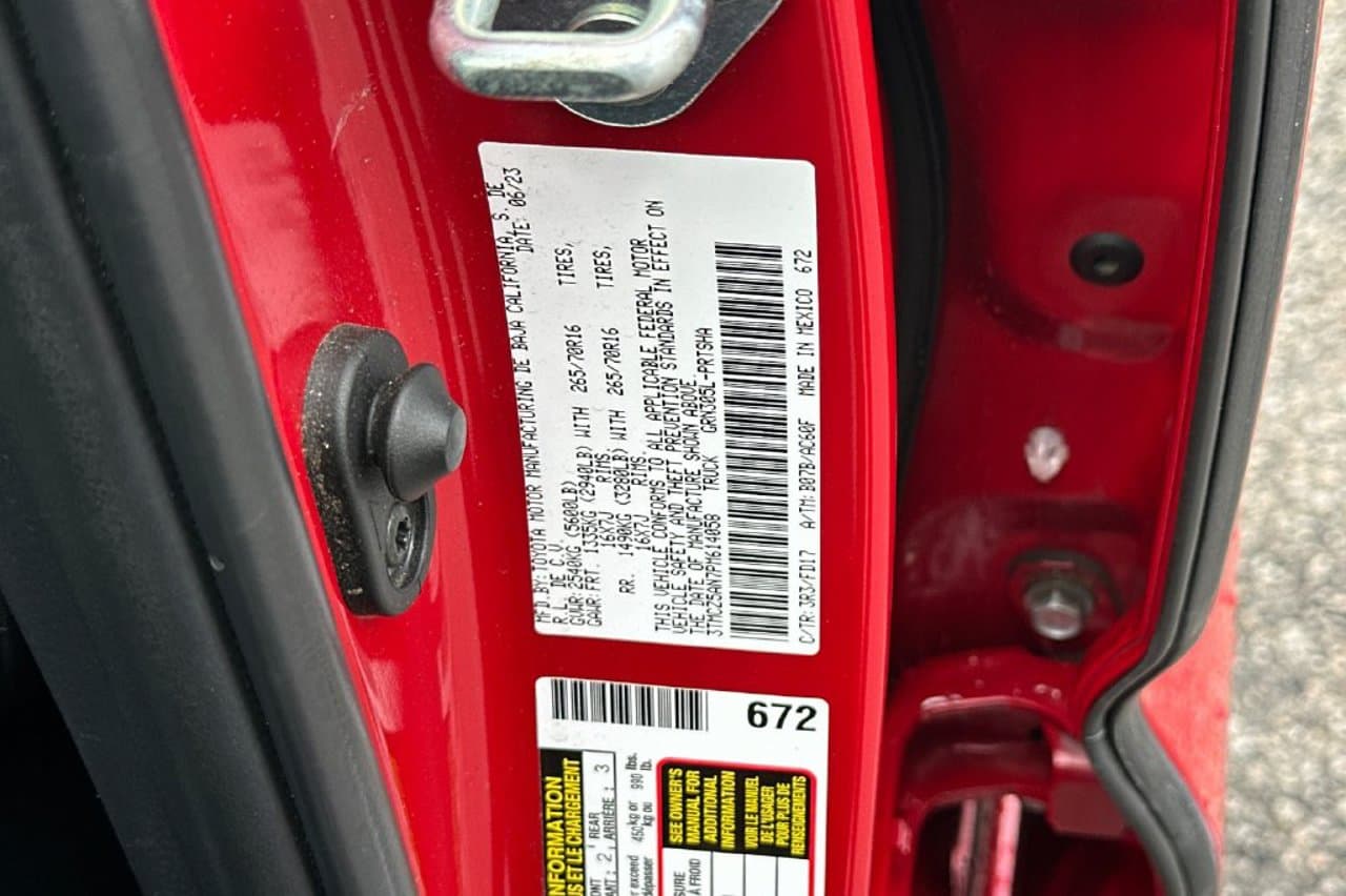 2023 Toyota Tacoma 4WD TRD Off Road 22