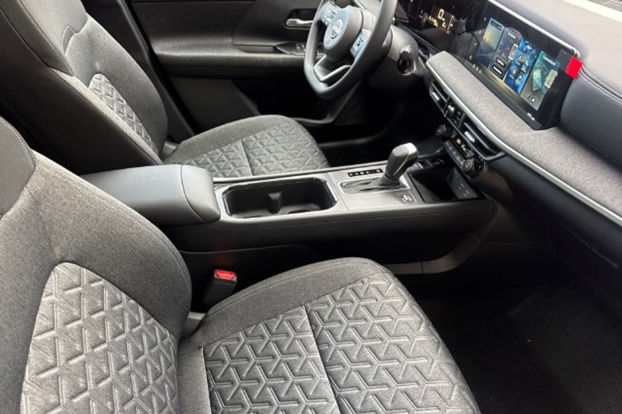 2027 Nissan Kicks SV 13