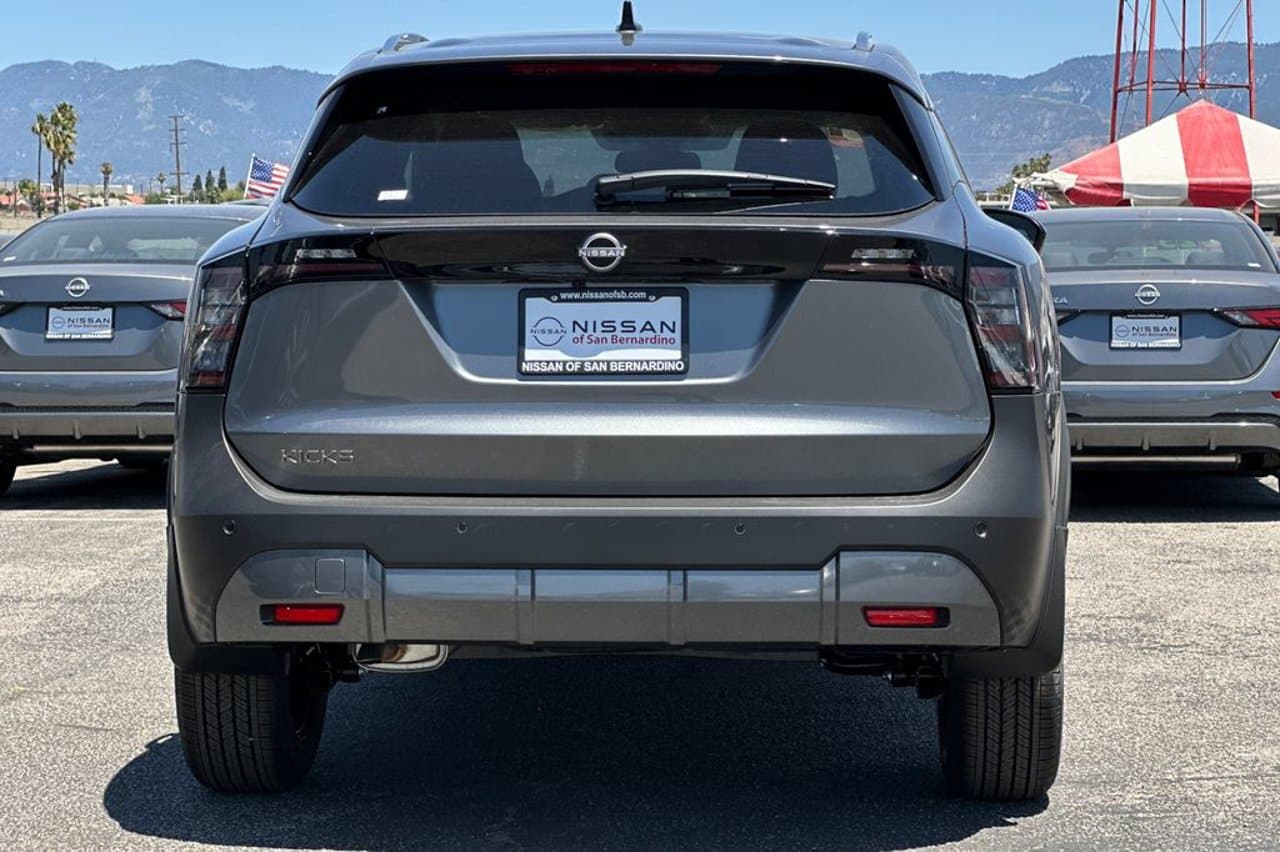 2026 Nissan Kicks SV 4