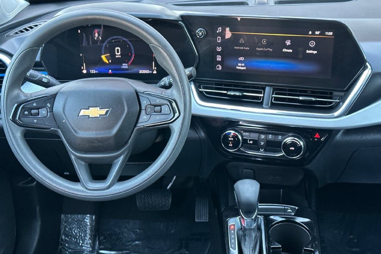 2025 Chevrolet Trax LT 11
