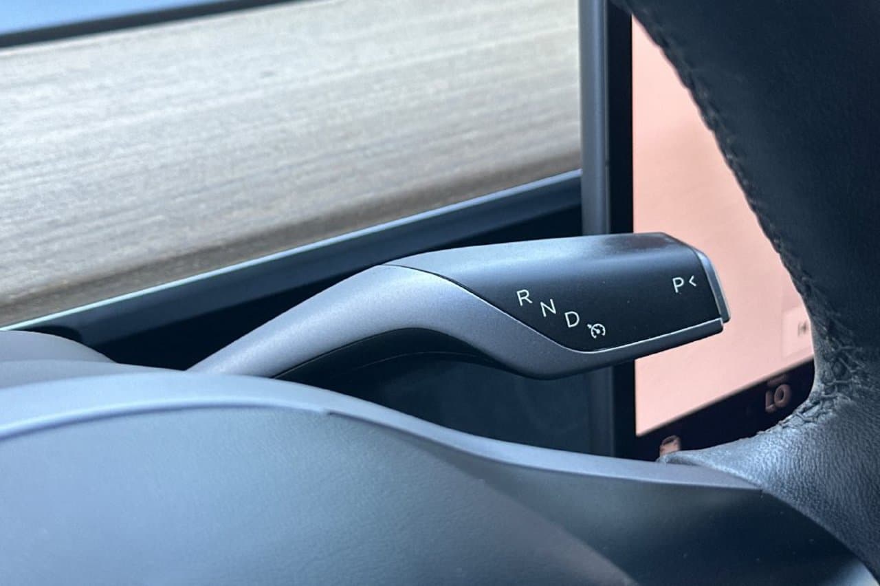 2023 Tesla Model Y Standard Range 20