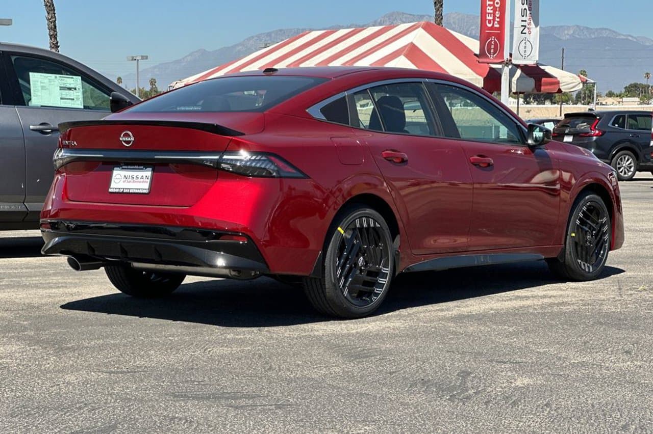 2027 Nissan Sentra SR 3