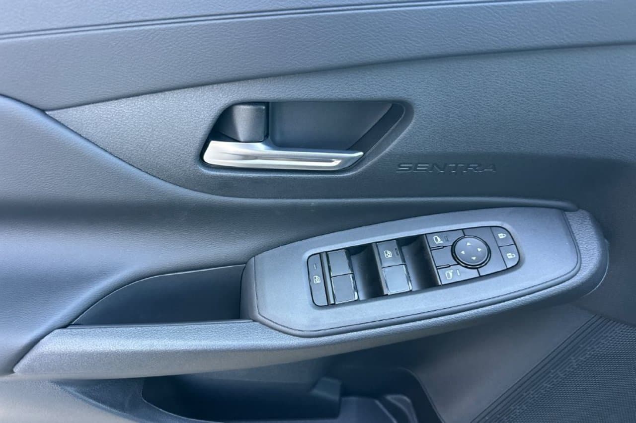 2027 Nissan Sentra SV 8