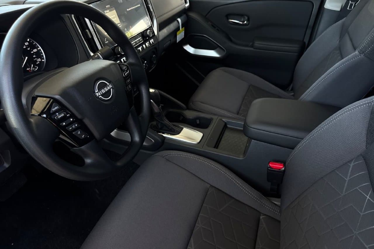 2027 Nissan Frontier SV 8