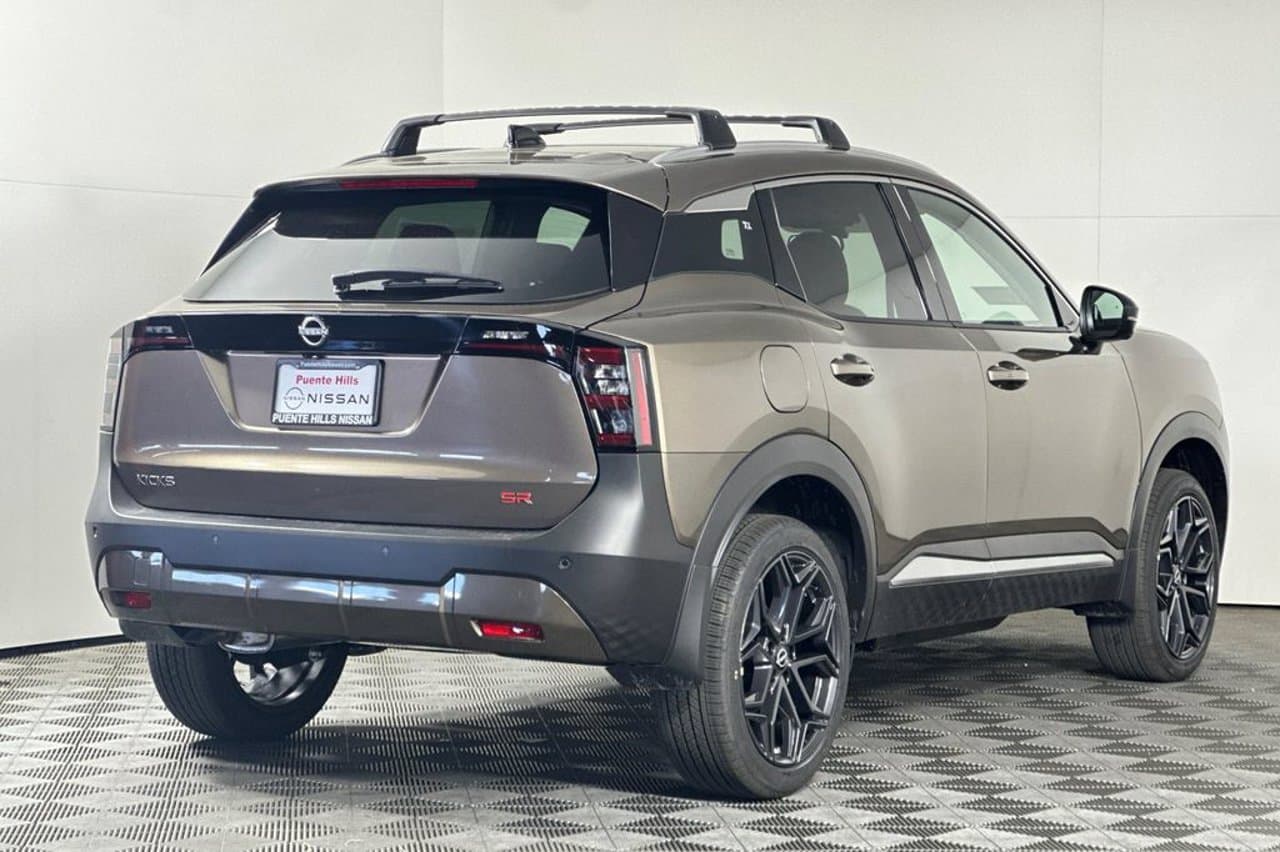 2026 Nissan Kicks SR 3