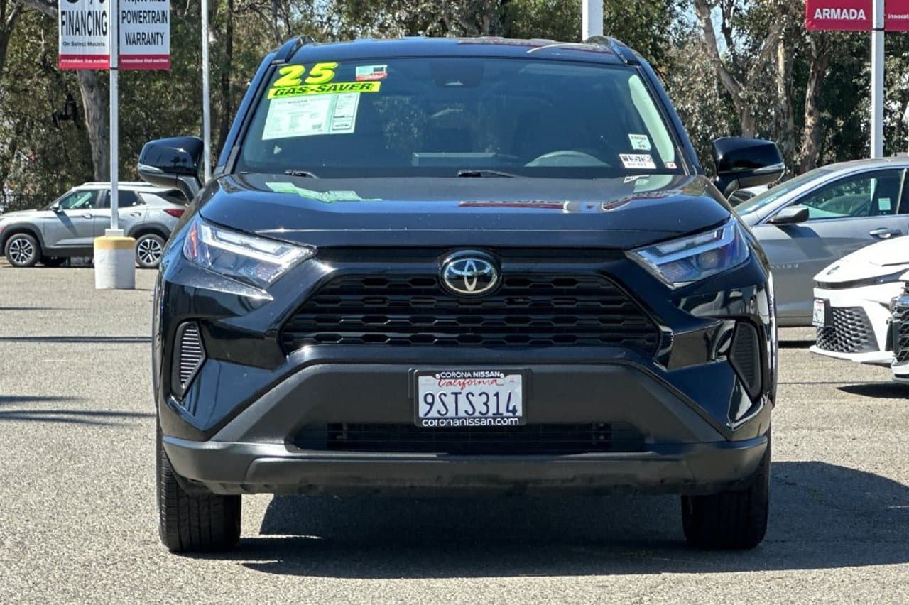 2025 Toyota RAV4 XLE 7