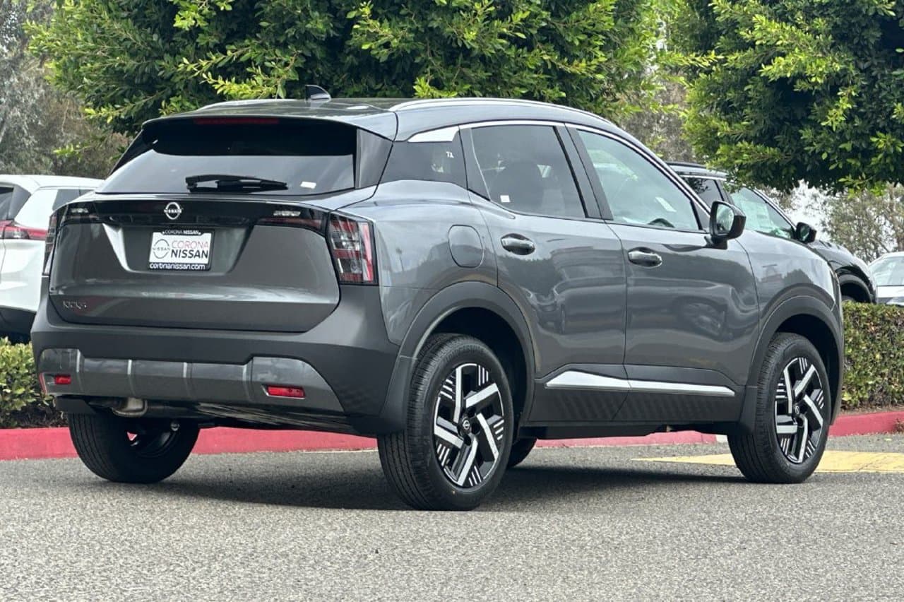 2027 Nissan Kicks SV 4