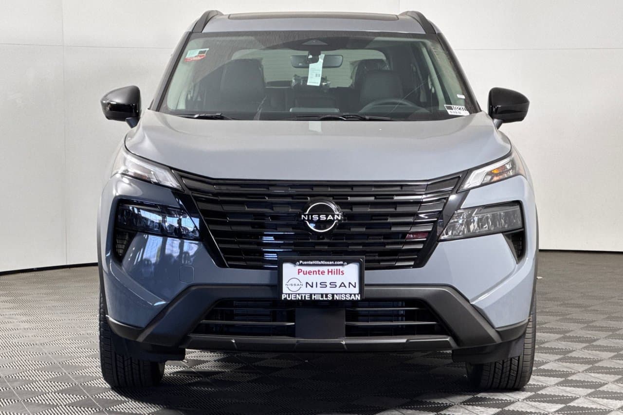 2026 Nissan Rogue Dark Armor 6