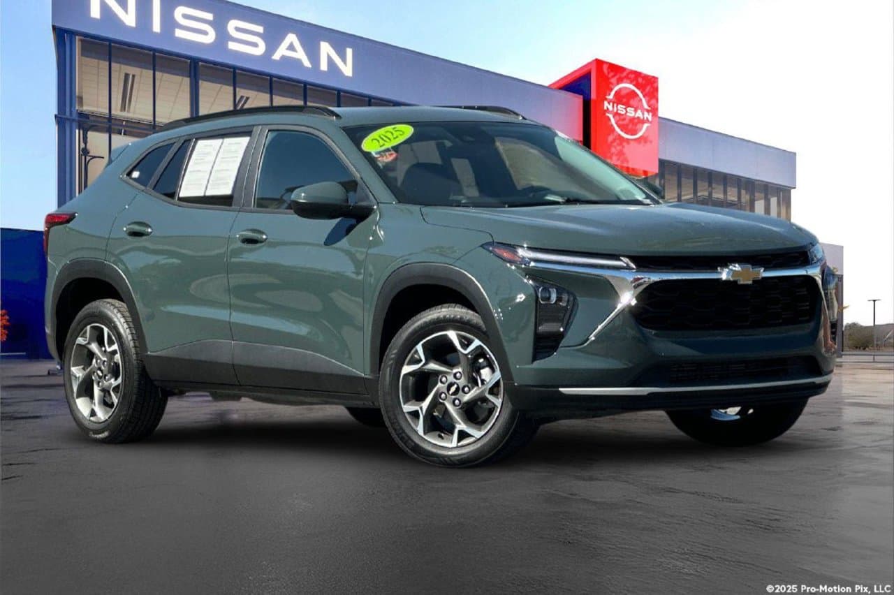 2025 Chevrolet Trax LT 1