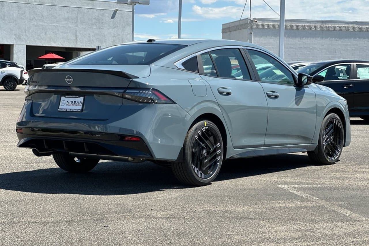 2027 Nissan Sentra SR 3