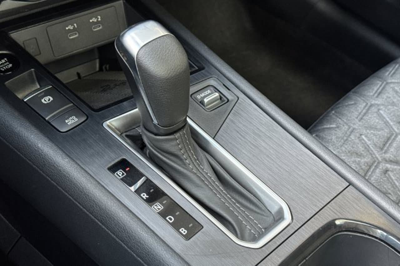2027 Nissan Kicks SV 18