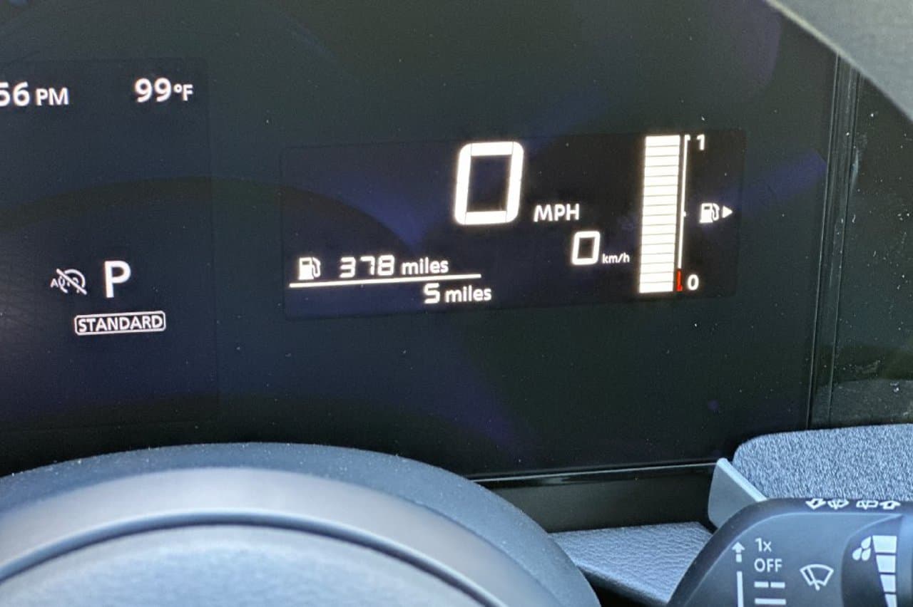 2027 Nissan Kicks SV 22