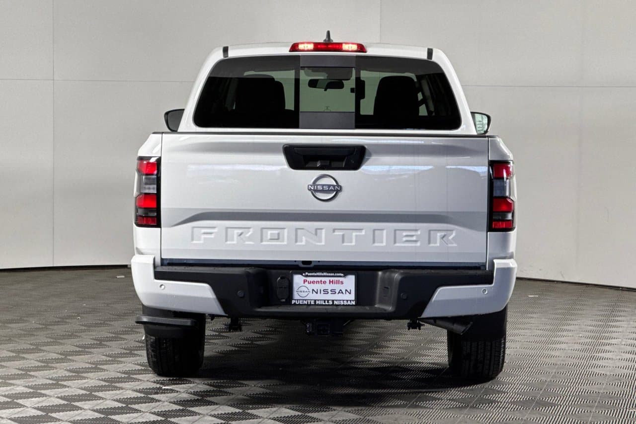 2026 Nissan Frontier SV 4