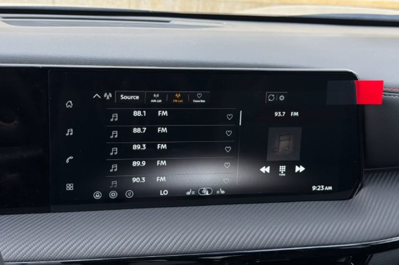 2027 Nissan Kicks SR 15