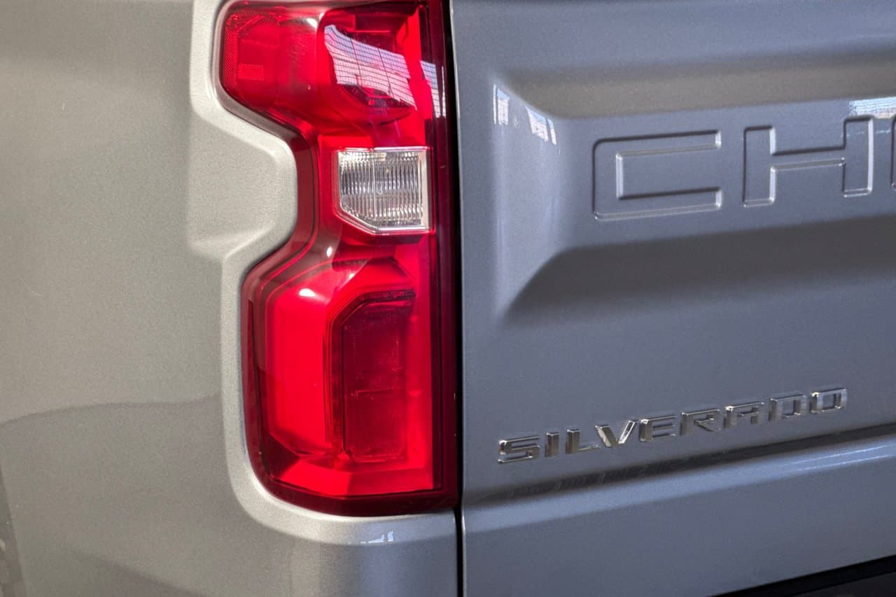 2026 Chevrolet Silverado 1500 RST 23