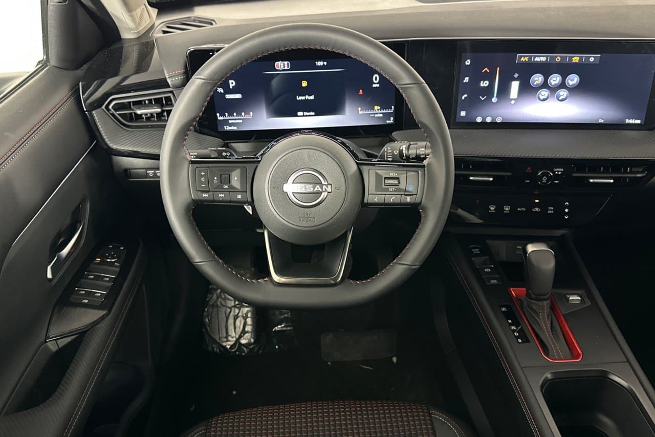 2026 Nissan Kicks SR 11