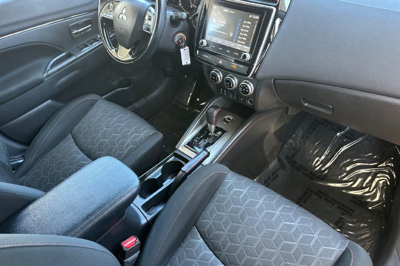 2025 Mitsubishi Outlander Sport 14