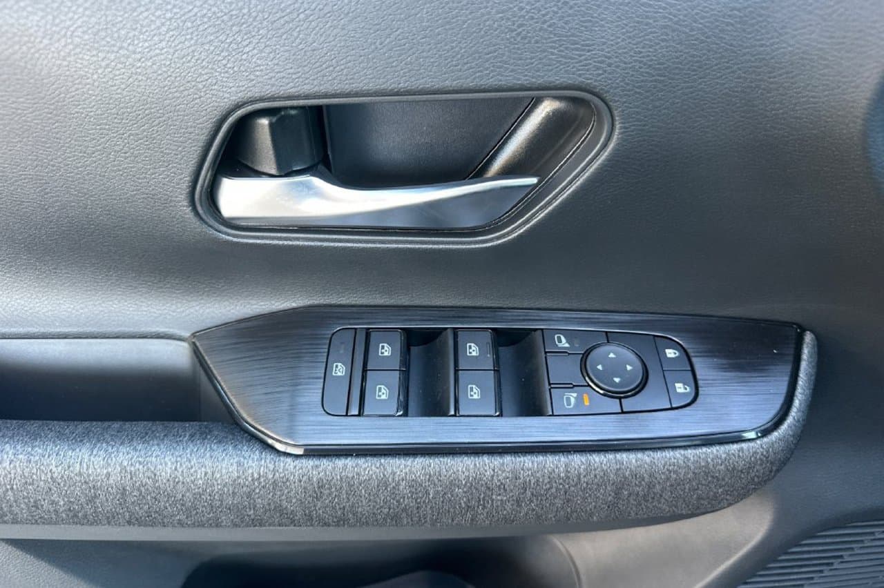 2027 Nissan Kicks SV 9